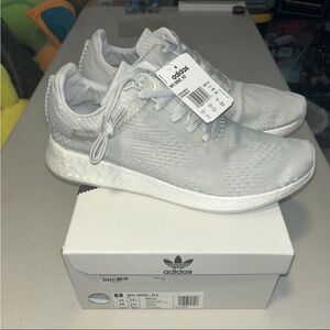 Adidas X Wings + Horns Men’s NMD R2 Primeknit Gray/Hint 13 US Shoes Sneakers